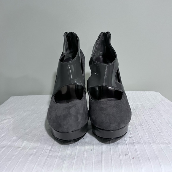 Guess grey suede and patent leather pumps - Picture 2 of 3